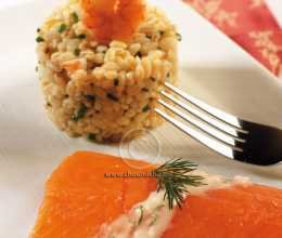 Pavés de saumon grillés et sauce à l’aneth, blé tendre aux crevettes